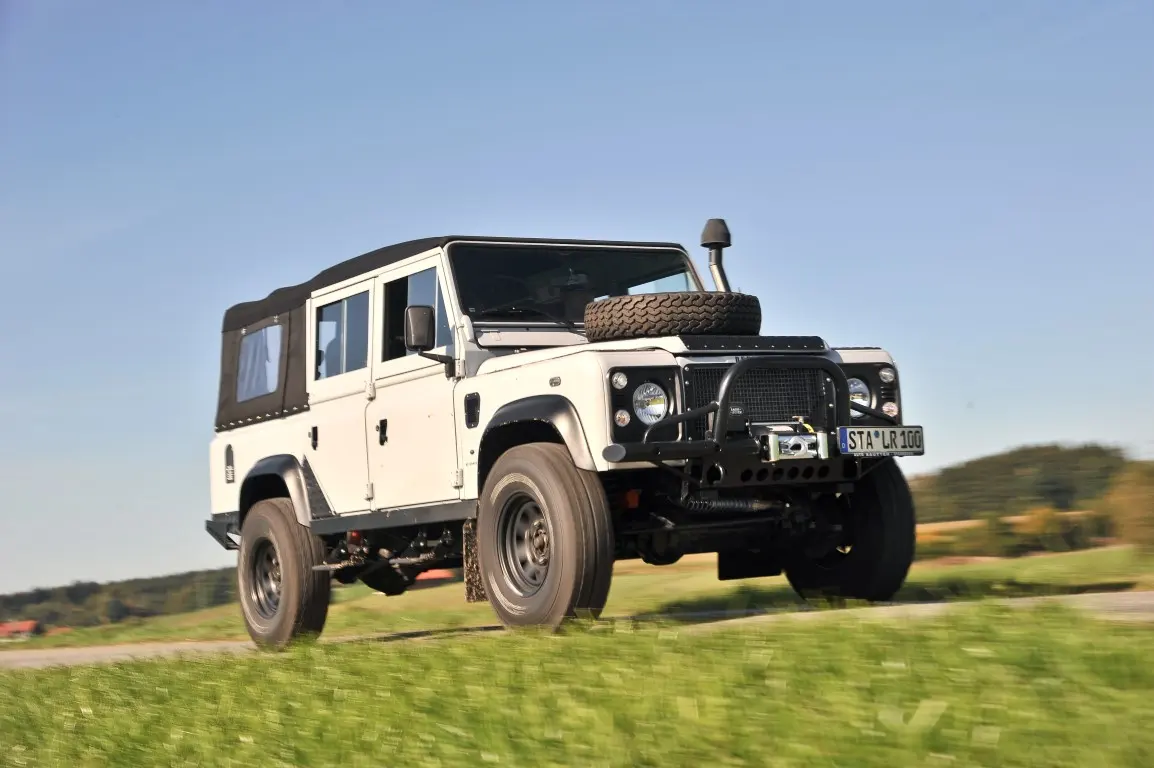 Projekt LDE: Land Rover 110 Cabrio, 4-türig · Serie-Look – Aufnahme 1
