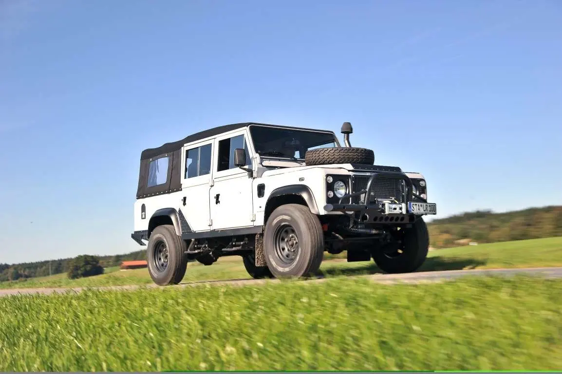 Projekt LDE: Land Rover 110 Cabrio, 4-türig · Serie-Look – Aufnahme 2