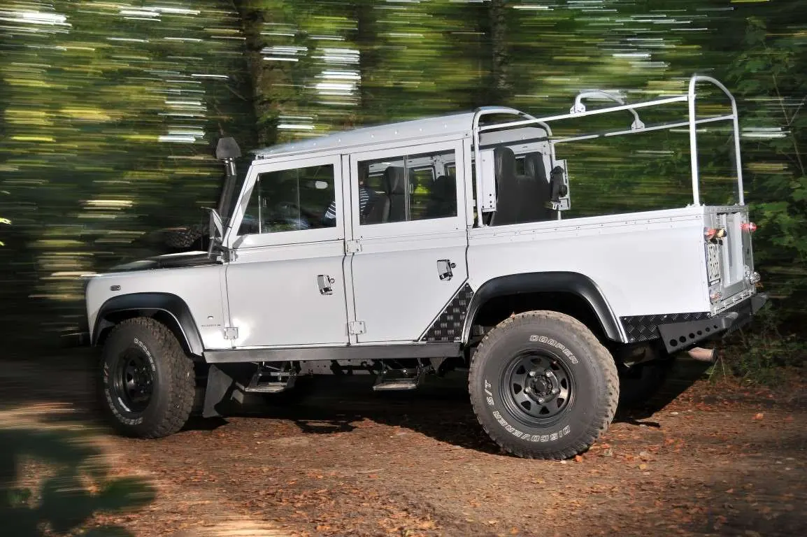 Projekt LDE: Land Rover 110 Cabrio, 4-türig · Serie-Look – Aufnahme 6